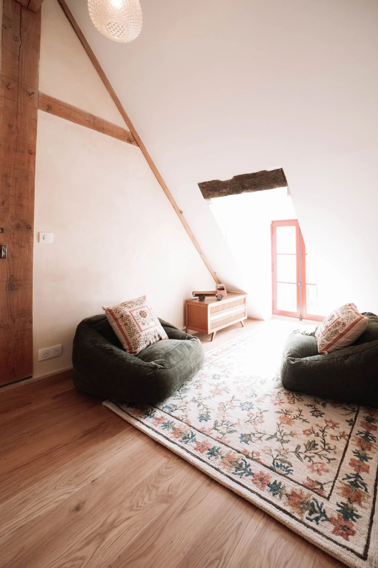 Salle TV & Lecture — Maison Oiserie