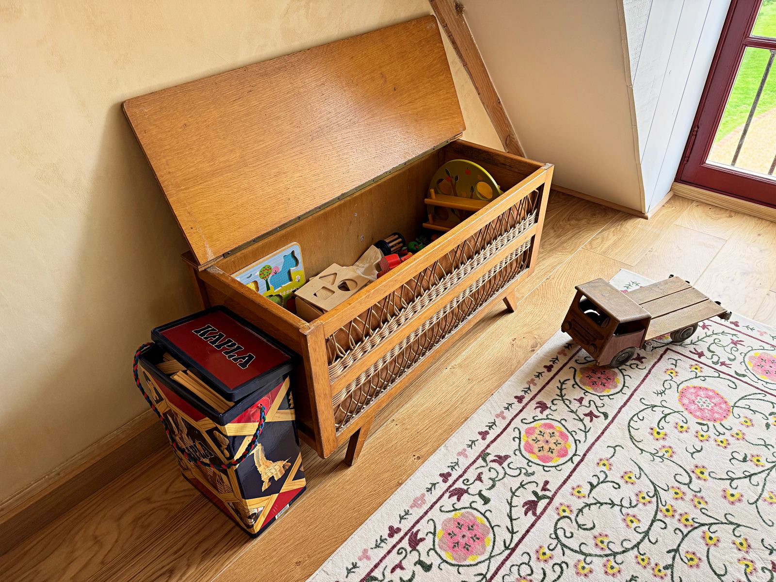 Salle TV & Lecture — Maison Oiserie